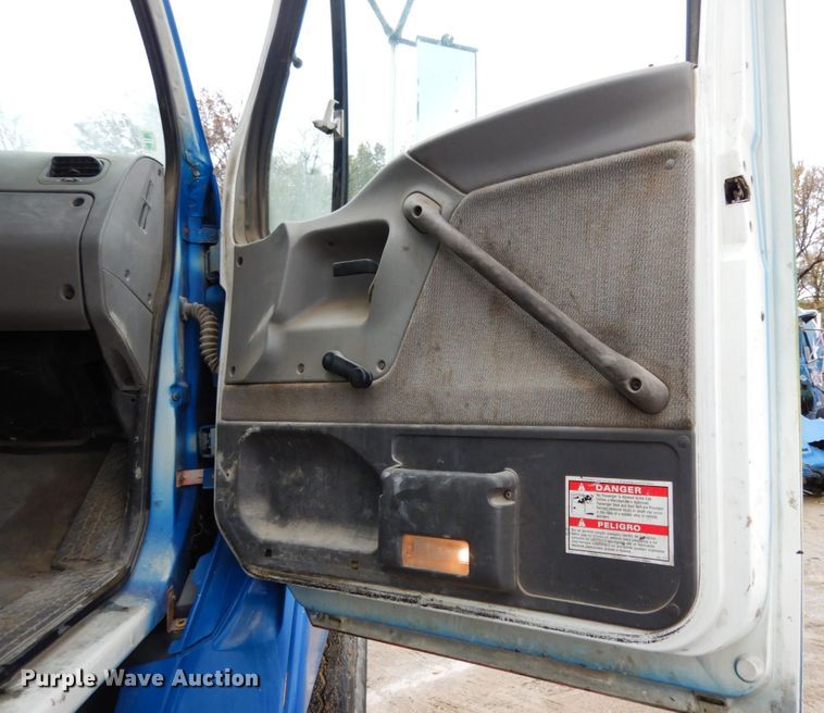 image for item JI9349 1999 Sterling LT9511  ready mix truck