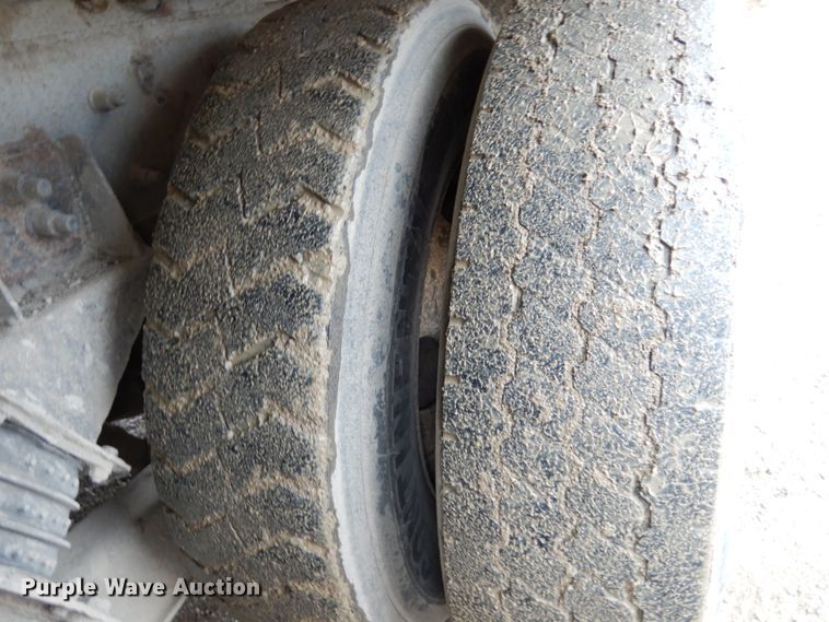 image for item JI9349 1999 Sterling LT9511  ready mix truck