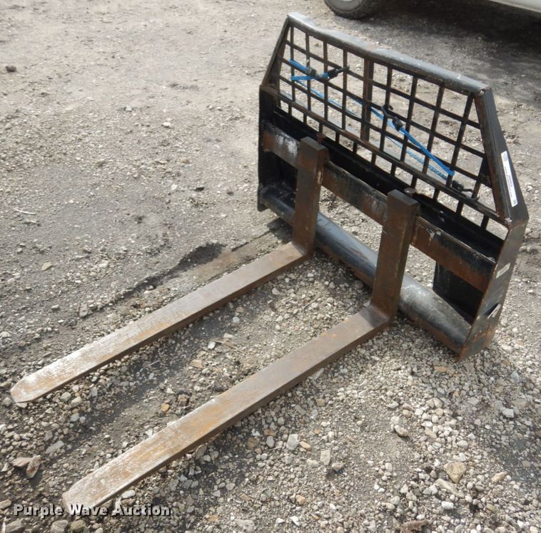 image for item JI9353 Caterpillar 48" L skid steer forks