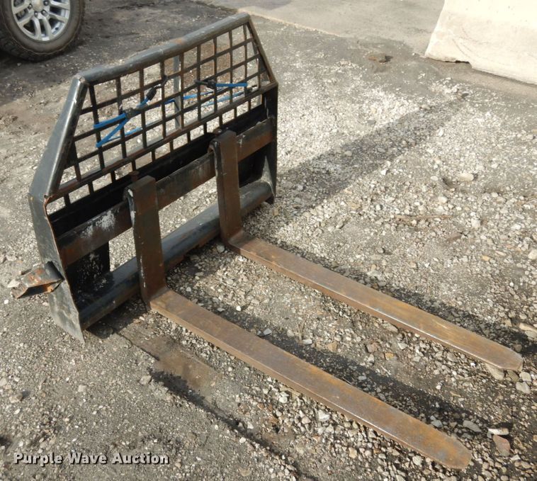 image for item JI9353 Caterpillar 48" L skid steer forks