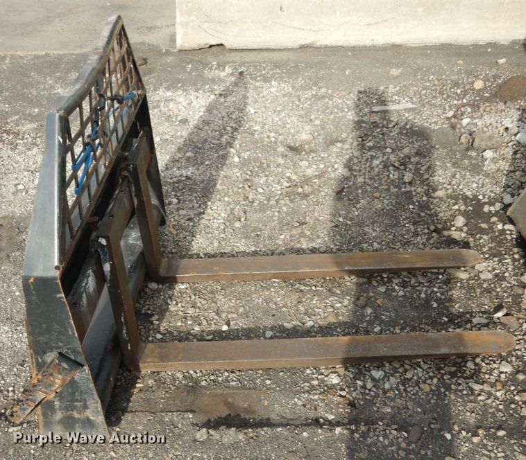 image for item JI9353 Caterpillar 48" L skid steer forks