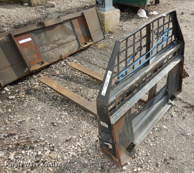 image for item JI9353 Caterpillar 48" L skid steer forks