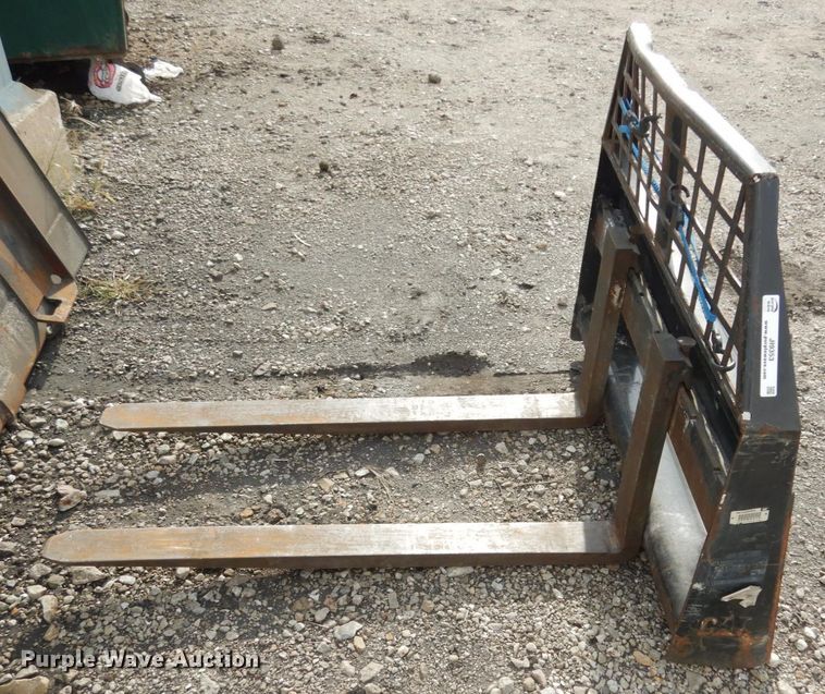 image for item JI9353 Caterpillar 48" L skid steer forks