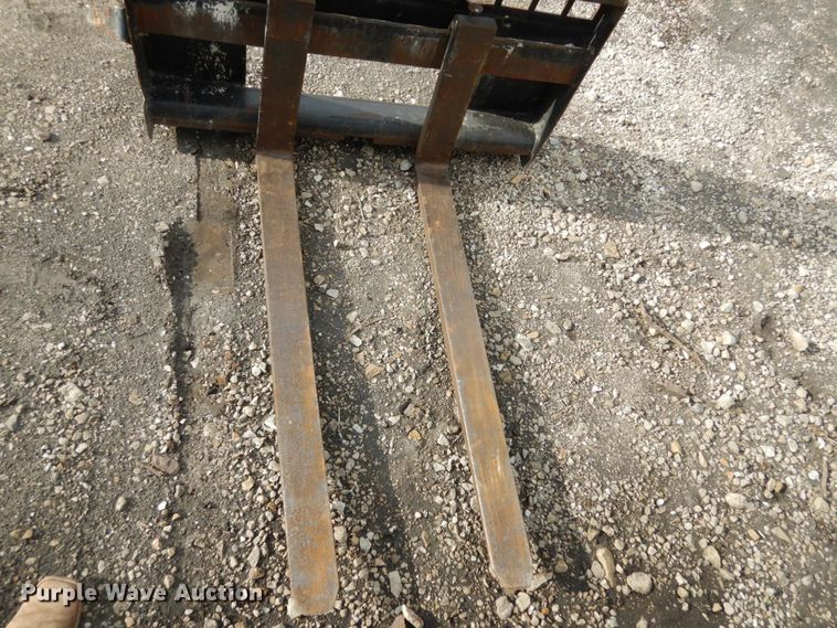 image for item JI9353 Caterpillar 48" L skid steer forks