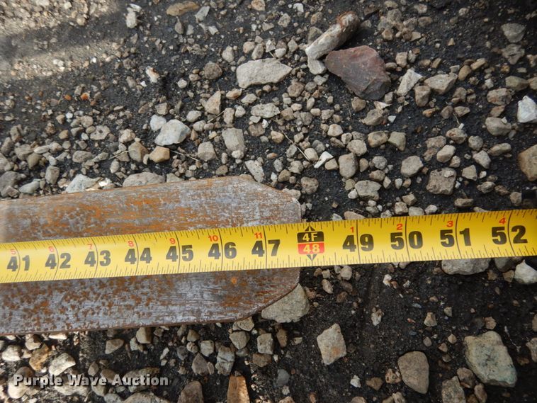 image for item JI9353 Caterpillar 48" L skid steer forks