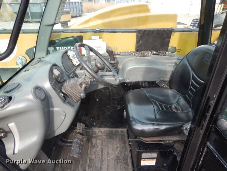 image for item JI9354 2012 Caterpillar TH255  telehandler