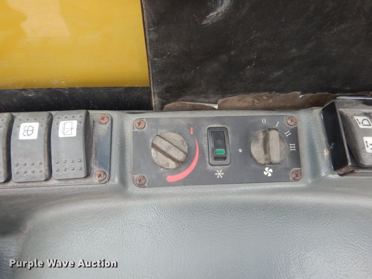 image for item JI9354 2012 Caterpillar TH255  telehandler