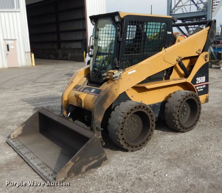 image for item JI9355 2007 Caterpillar 268B  skid steer loader