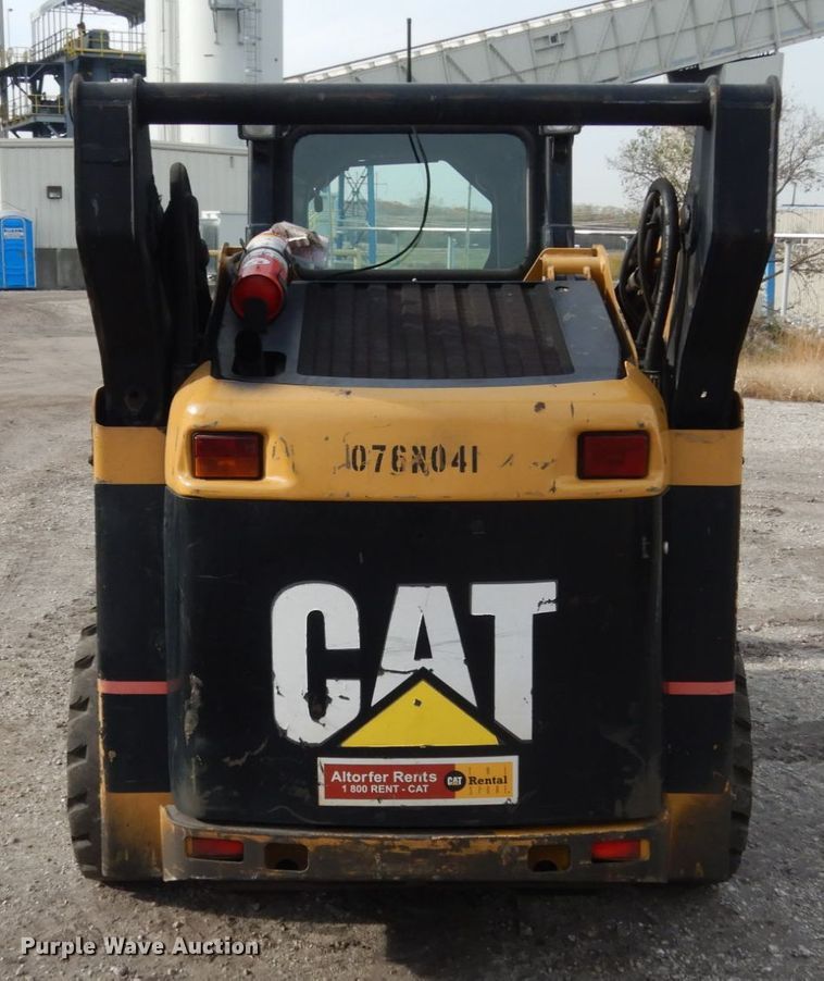 image for item JI9355 2007 Caterpillar 268B  skid steer loader