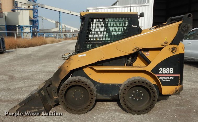 image for item JI9355 2007 Caterpillar 268B  skid steer loader