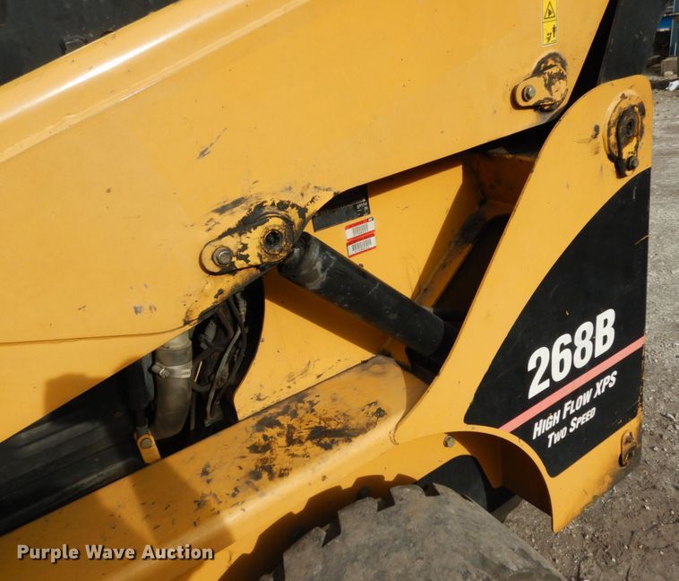 image for item JI9355 2007 Caterpillar 268B  skid steer loader