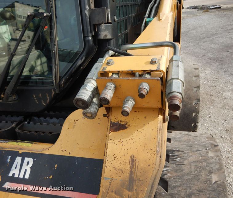 image for item JI9355 2007 Caterpillar 268B  skid steer loader