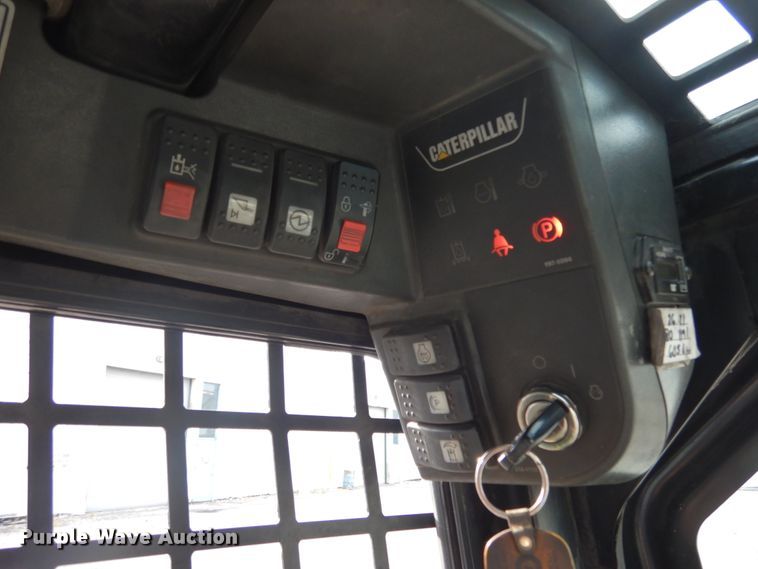 image for item JI9355 2007 Caterpillar 268B  skid steer loader