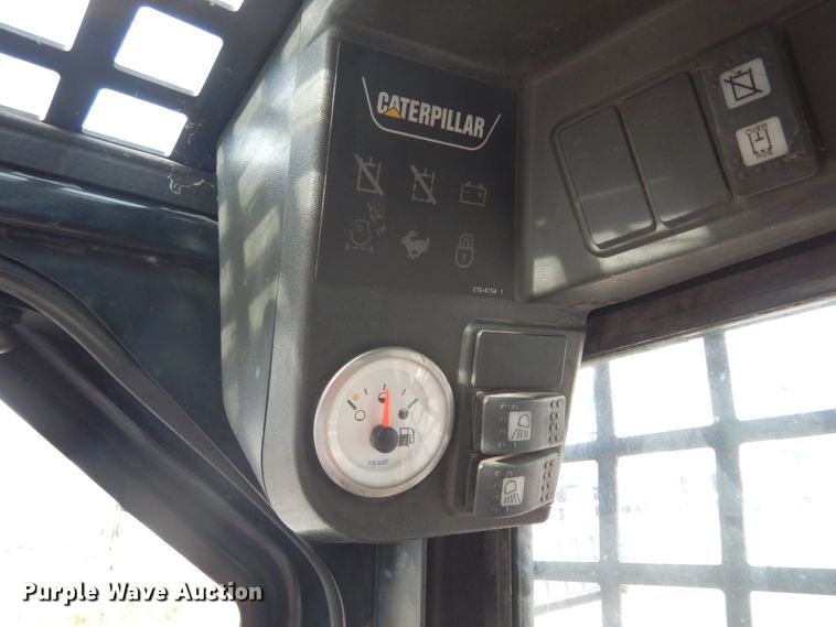 image for item JI9355 2007 Caterpillar 268B  skid steer loader