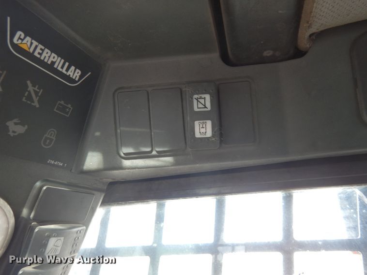 image for item JI9355 2007 Caterpillar 268B  skid steer loader