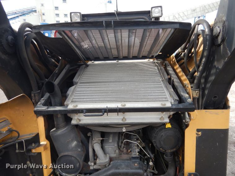 image for item JI9355 2007 Caterpillar 268B  skid steer loader