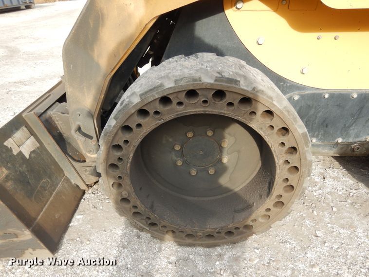 image for item JI9355 2007 Caterpillar 268B  skid steer loader