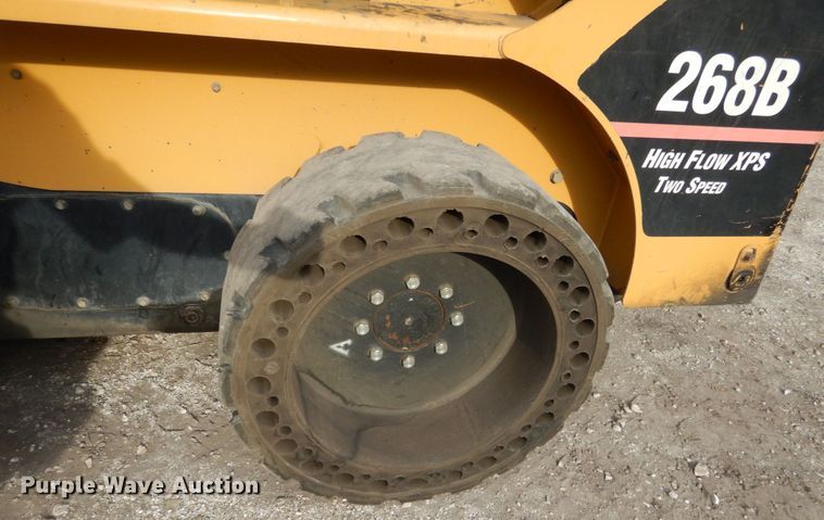 image for item JI9355 2007 Caterpillar 268B  skid steer loader