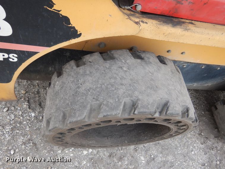 image for item JI9355 2007 Caterpillar 268B  skid steer loader