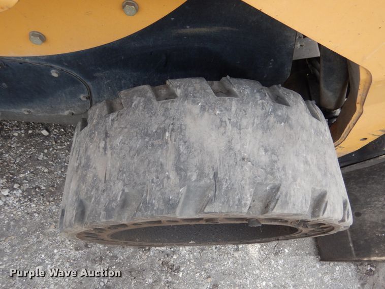 image for item JI9355 2007 Caterpillar 268B  skid steer loader