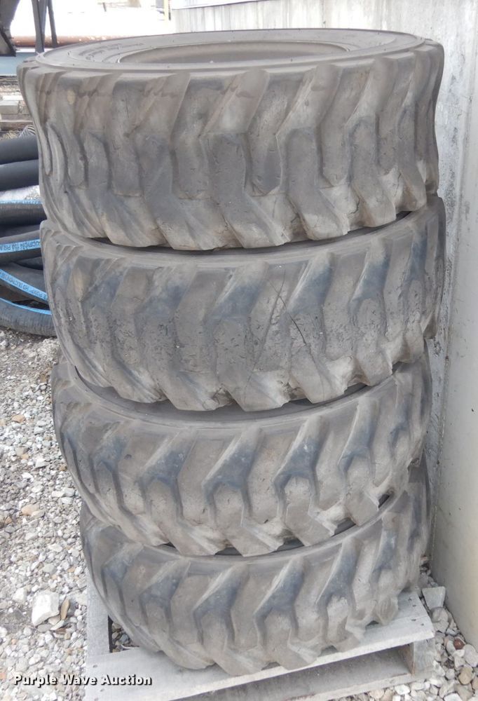 image for item JI9355 2007 Caterpillar 268B  skid steer loader