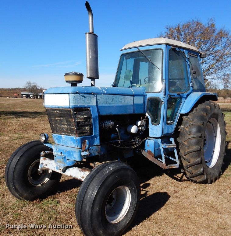 image for item JJ9897 Ford 8210  tractor