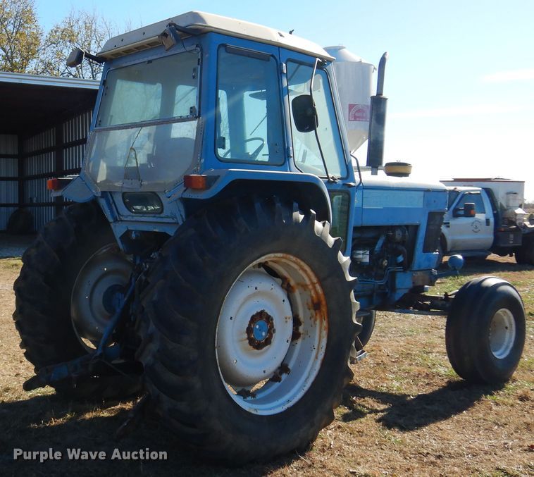 image for item JJ9897 Ford 8210  tractor