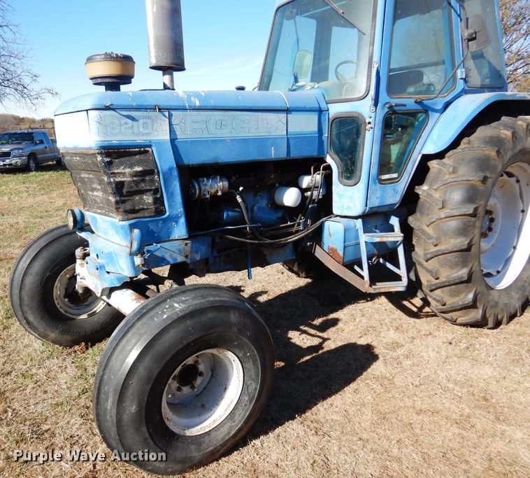 image for item JJ9897 Ford 8210  tractor