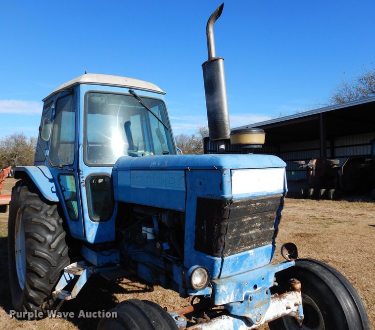 image for item JJ9897 Ford 8210  tractor