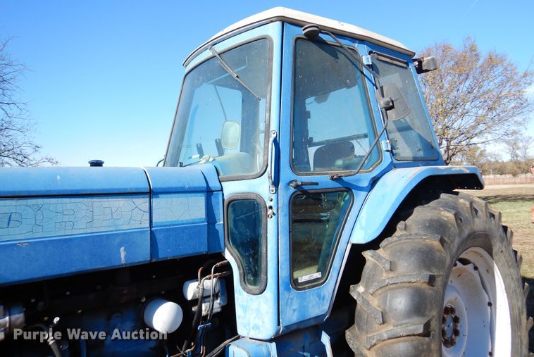 image for item JJ9897 Ford 8210  tractor