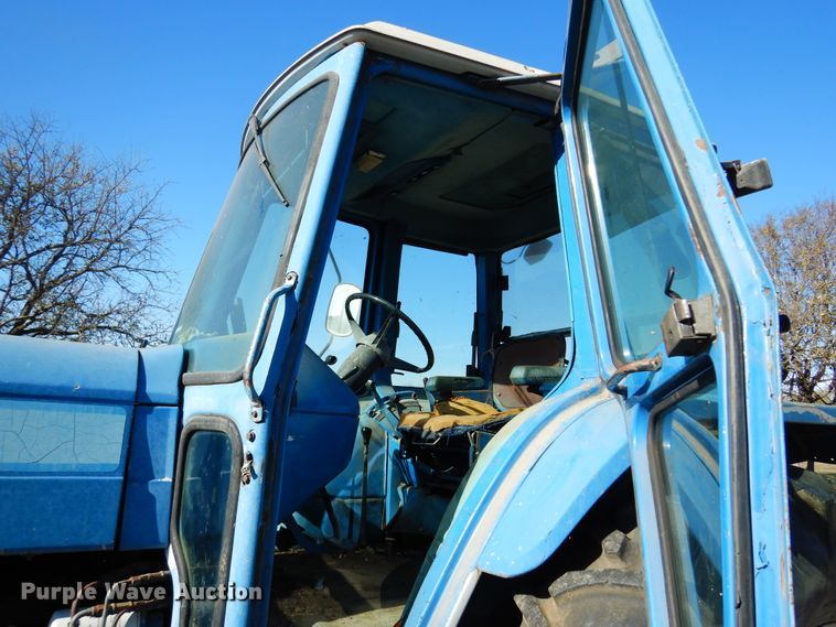 image for item JJ9897 Ford 8210  tractor