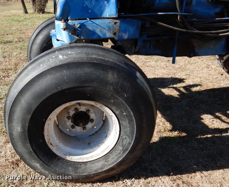 image for item JJ9897 Ford 8210  tractor