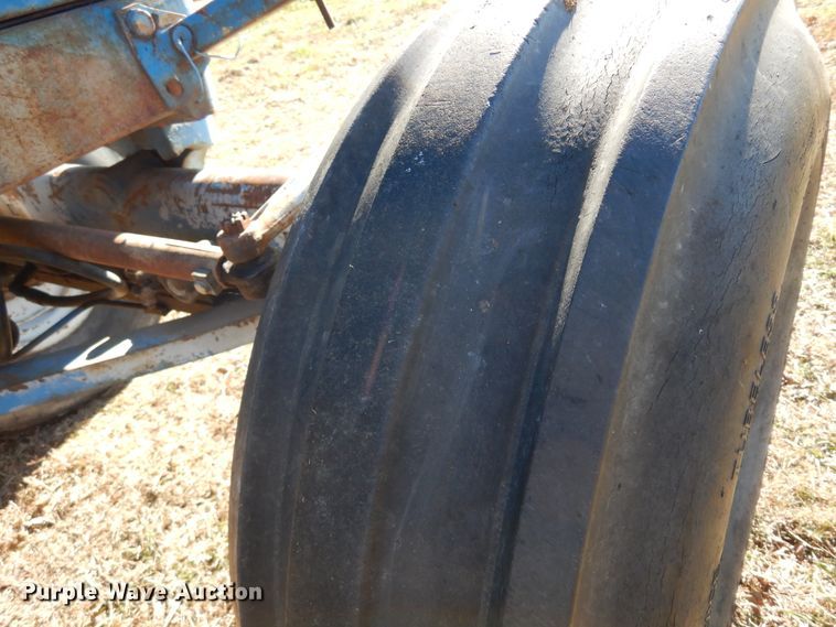 image for item JJ9897 Ford 8210  tractor