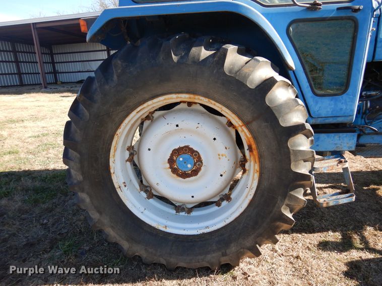 image for item JJ9897 Ford 8210  tractor