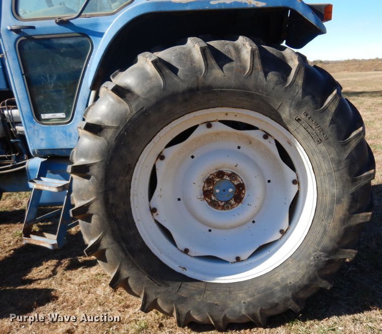 image for item JJ9897 Ford 8210  tractor