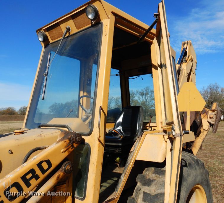 image for item JJ9899 Ford 555  backhoe