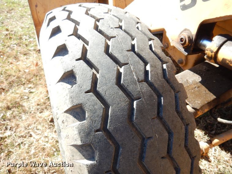 image for item JJ9899 Ford 555  backhoe