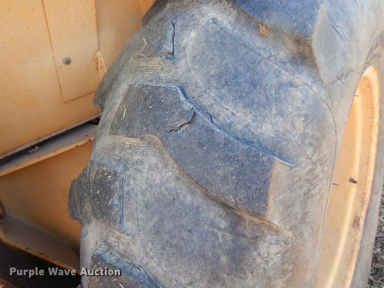 image for item JJ9899 Ford 555  backhoe