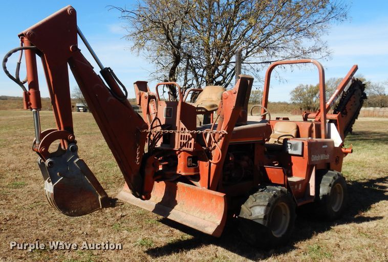 image for item JJ9900 1994 Ditch Witch 5110  trencher