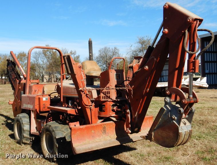 image for item JJ9900 1994 Ditch Witch 5110  trencher