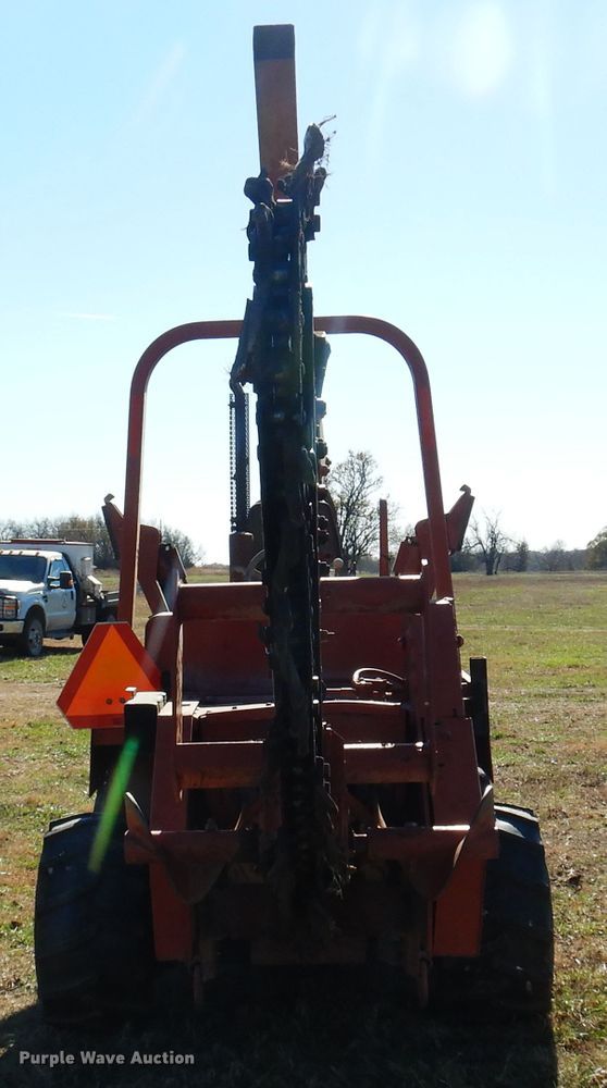 image for item JJ9900 1994 Ditch Witch 5110  trencher