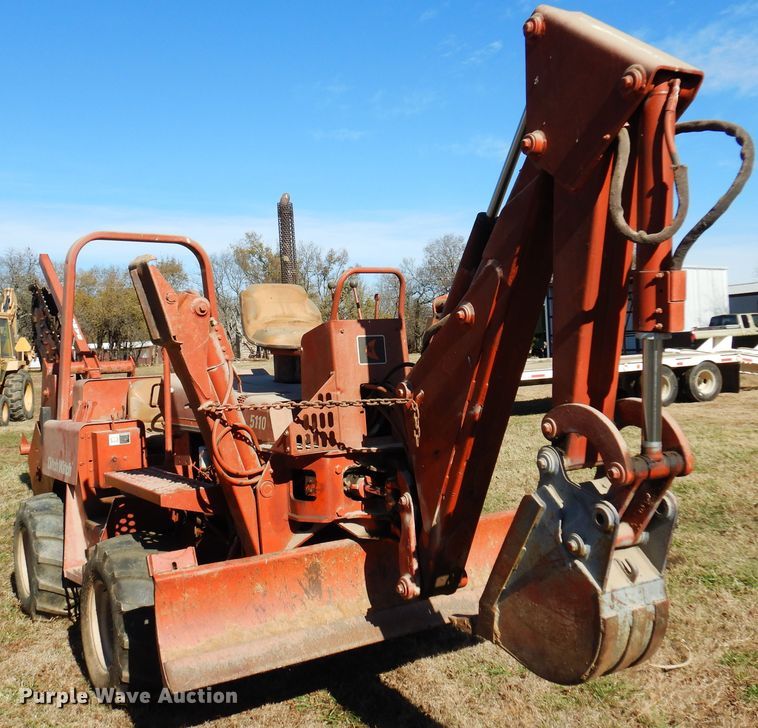 image for item JJ9900 1994 Ditch Witch 5110  trencher