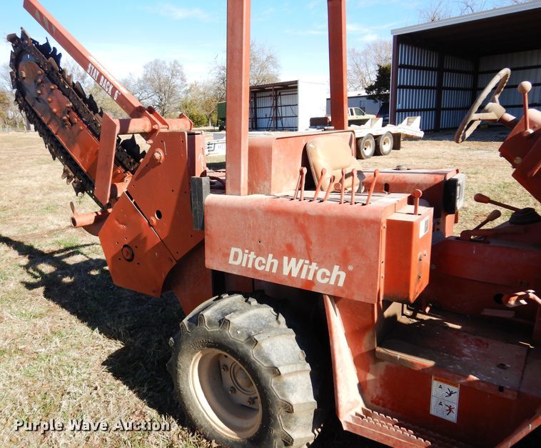 image for item JJ9900 1994 Ditch Witch 5110  trencher