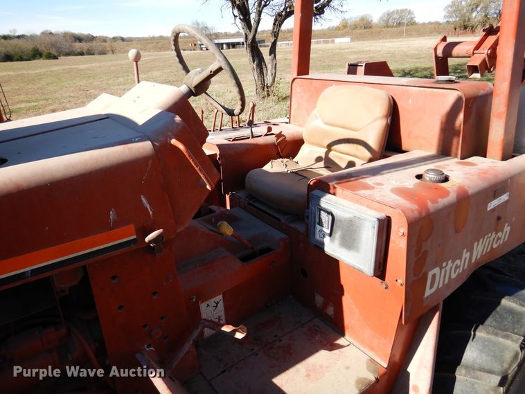 image for item JJ9900 1994 Ditch Witch 5110  trencher