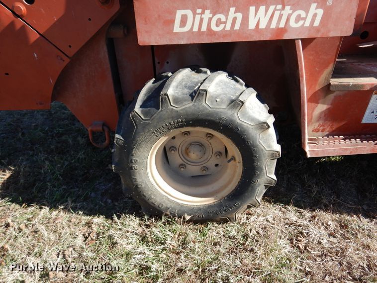 image for item JJ9900 1994 Ditch Witch 5110  trencher