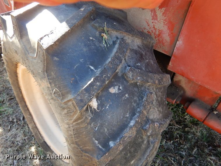 image for item JJ9900 1994 Ditch Witch 5110  trencher