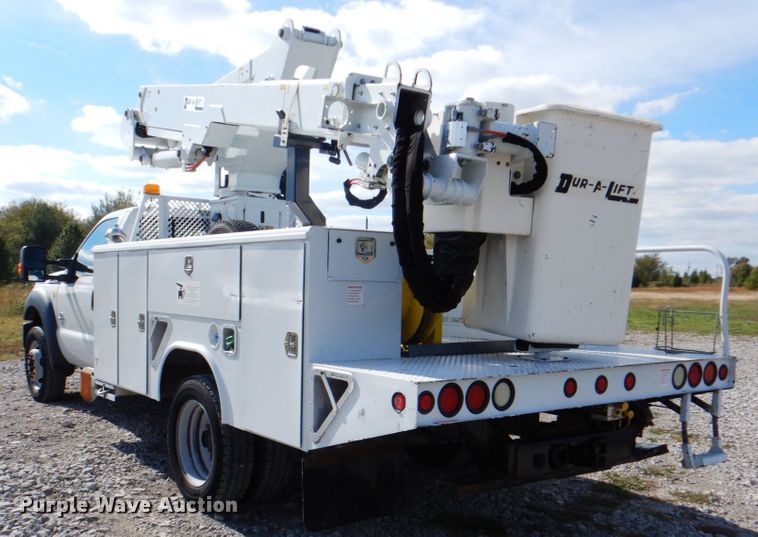 image for item JN9070 2011 Ford F550 Super Duty XL  bucket truck
