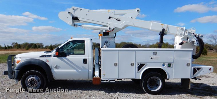 image for item JN9070 2011 Ford F550 Super Duty XL  bucket truck