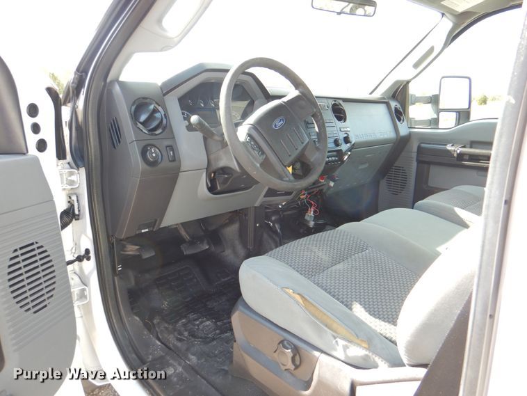 image for item JN9070 2011 Ford F550 Super Duty XL  bucket truck