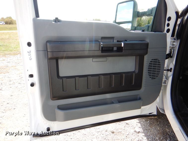 image for item JN9070 2011 Ford F550 Super Duty XL  bucket truck